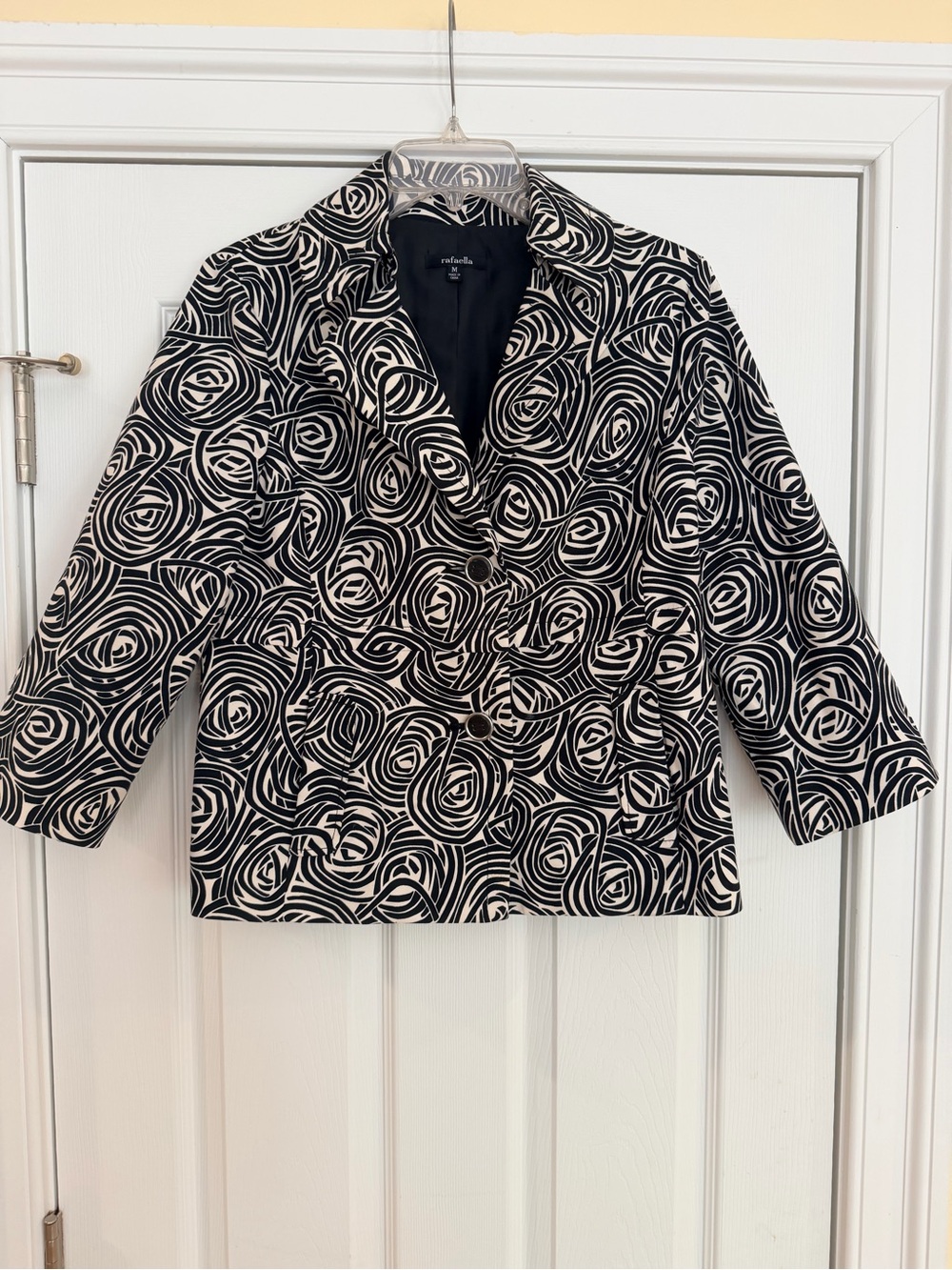 Ladies Size Medium "Rafaella" Black & White Swirl-Print Blazer GUC
